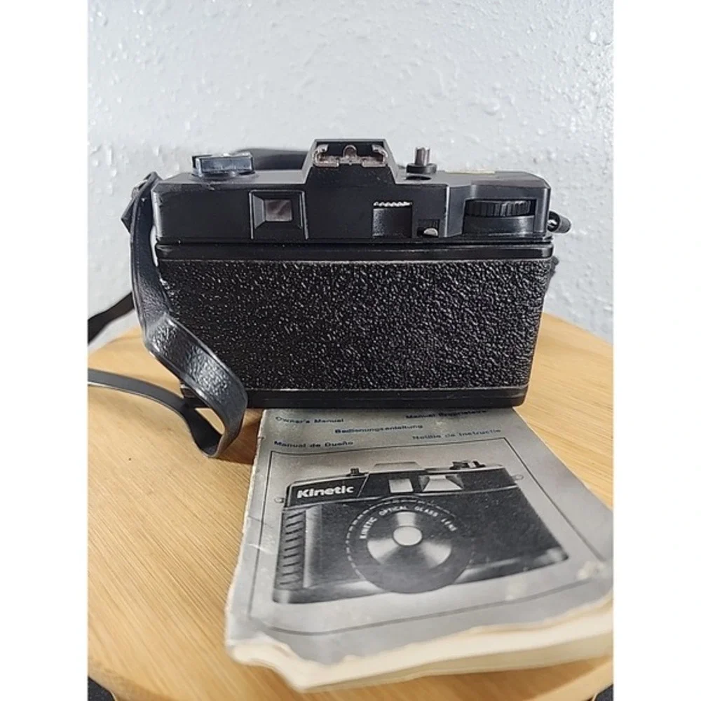 Vintage KINETIC 35mm CAMERA‎ Untested
